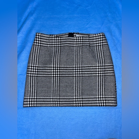 H&M Plaid Mini Skirt (12) - Picture 2 of 4